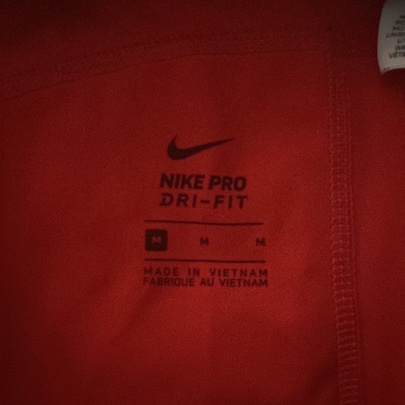 Women’s Nike pros - Picture 5 of 5